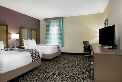 Гостиница La Quinta Inn & Suites by Wyndham Lake Charles - Westlake в Лейк-Чарльзе