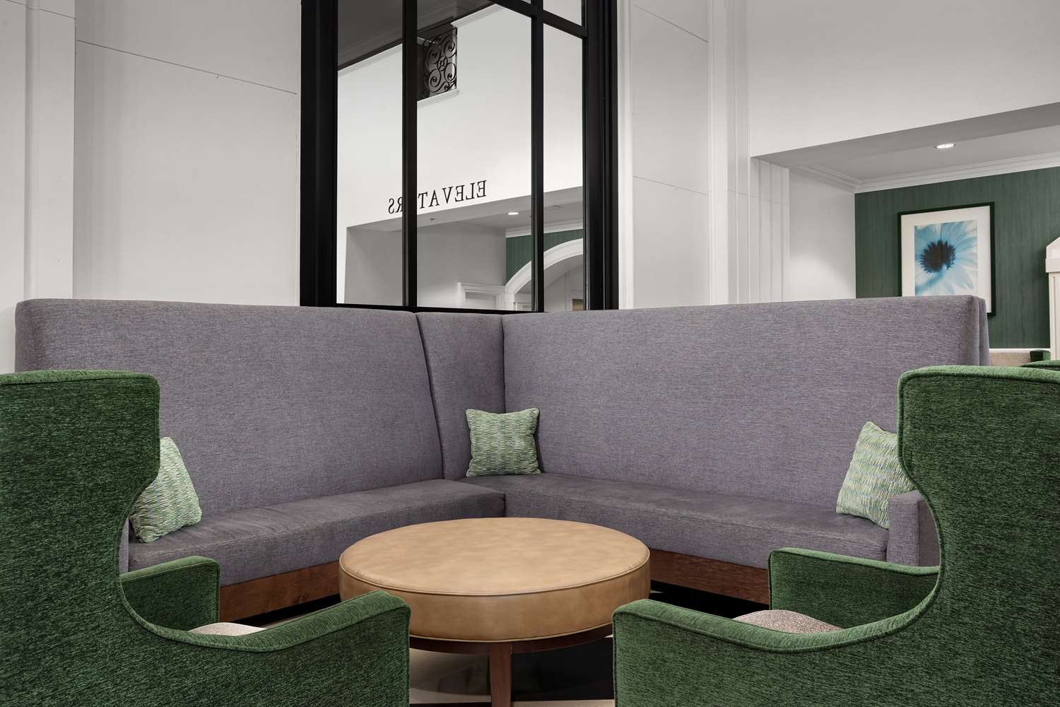 Фото DoubleTree by Hilton Chicago O'Hare Airport - Rosemont