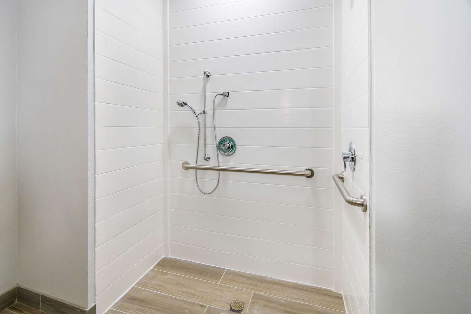 Фото Comfort Suites DeSoto Dallas South