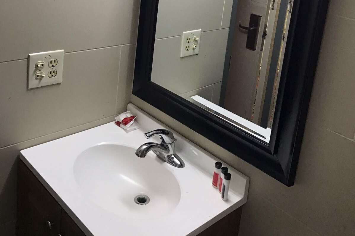 Фото Travelodge by Wyndham Avenel Woodbridge