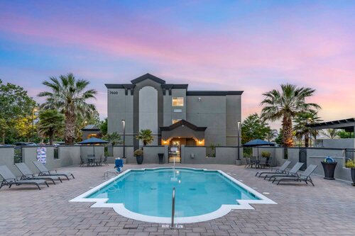 Внешний вид отеля Best Western Plus Vineyard Inn в Ливерморе, фото 2
