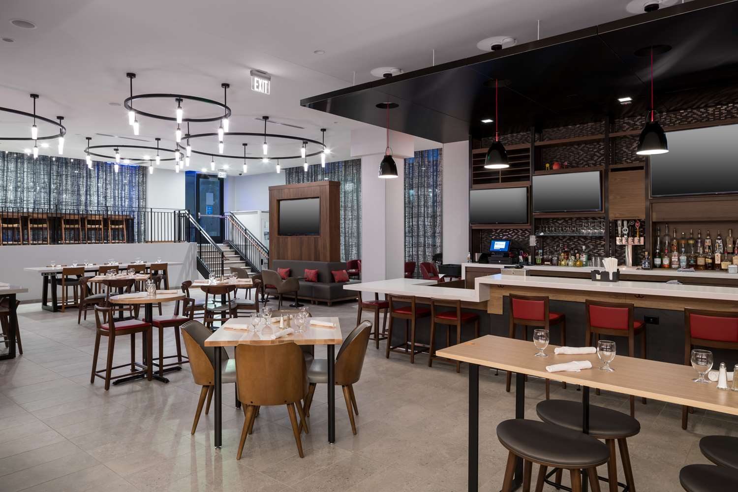 Фото Hilton Garden Inn Madison Downtown