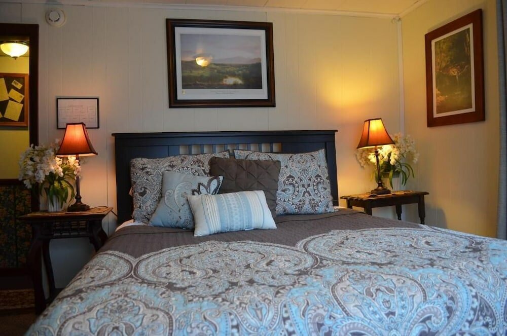 Фото Bavarian Manor Country Inn