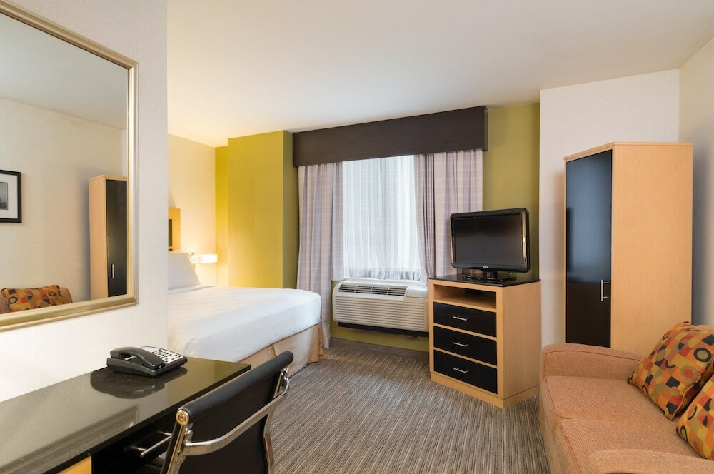 Фото Holiday Inn Express New York City- Wall Street, an Ihg Hotel