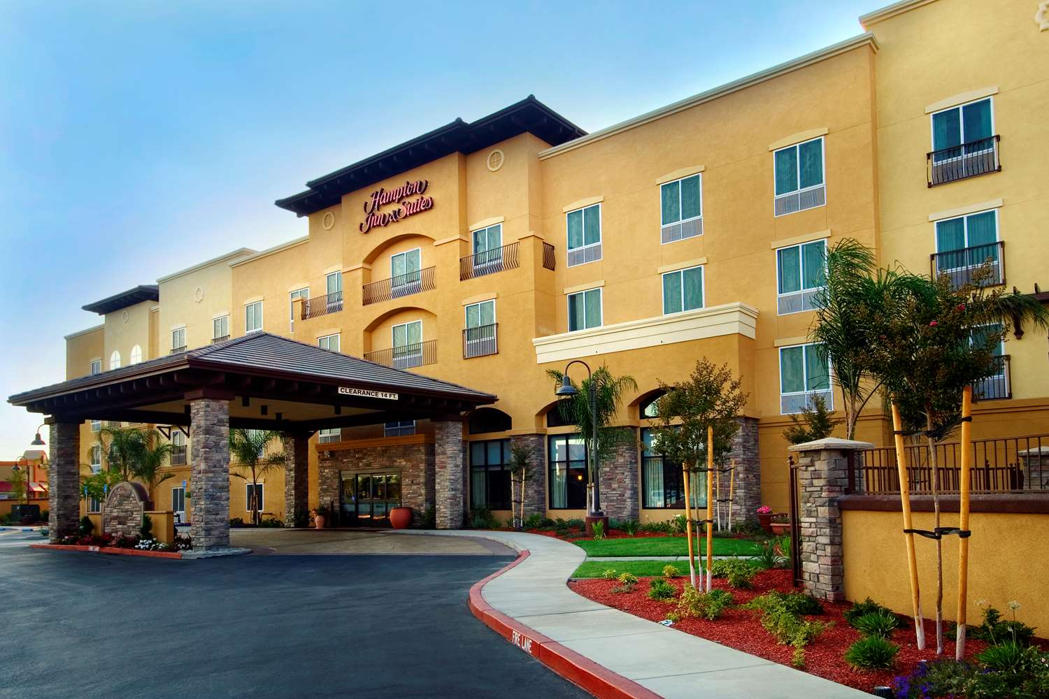 Фото Hampton Inn & Suites Lodi