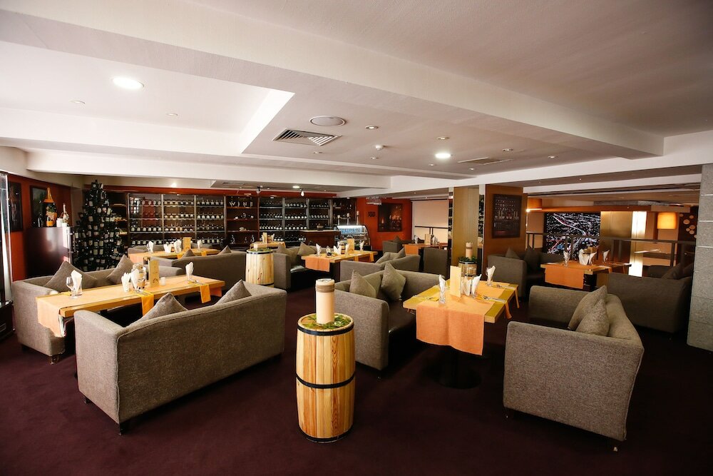 Фото The Corporate Hotel Convention Centre