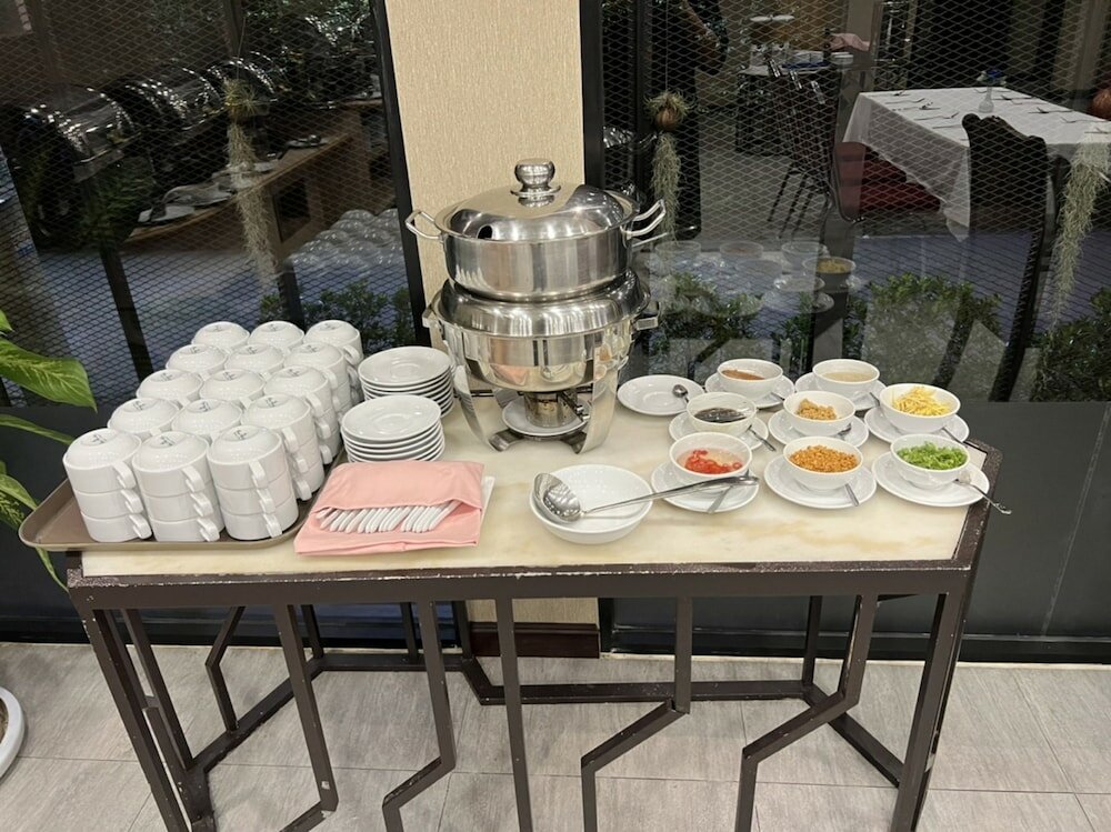 Фото Almas Hotel Bangkok