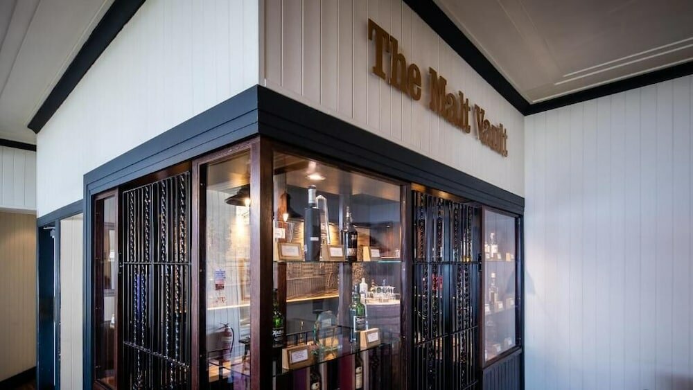 Фото The Lake of Menteith Hotel