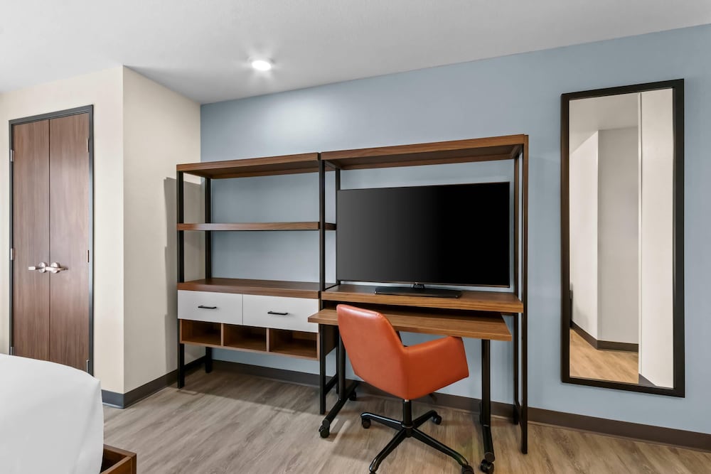 Фото Everhome Suites Chandler Phoenix Fashion Center