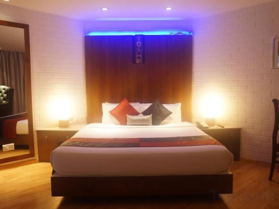 Фото Sfo Hotel and Suites