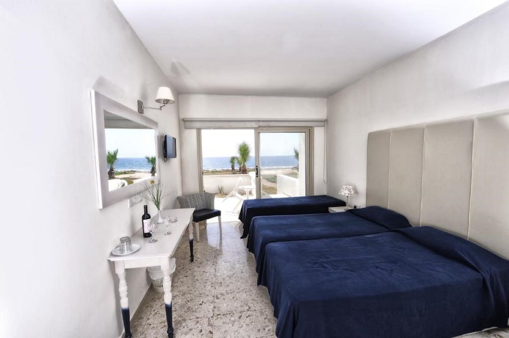 Фото Pierre Anne Beach Hotel