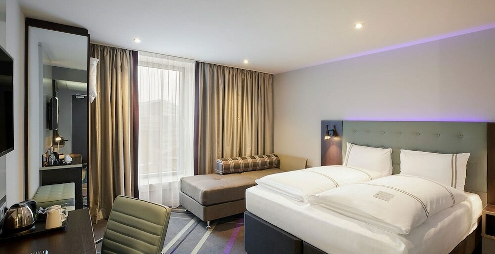 Фото Premier Inn Koeln City Centre