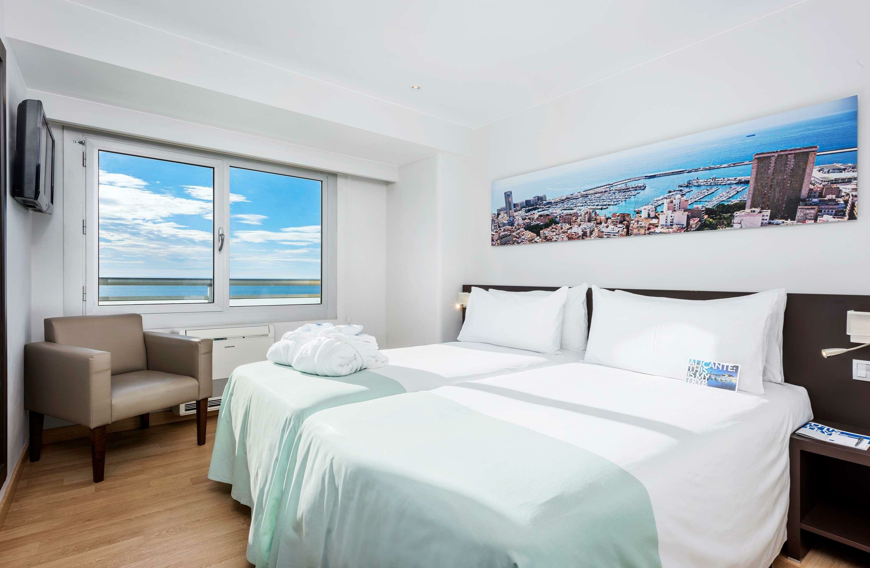 Фото Hotel Alicante Gran Sol, Affiliated by Meliá