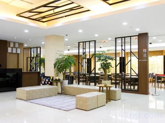 Фото Black Sands Hotel