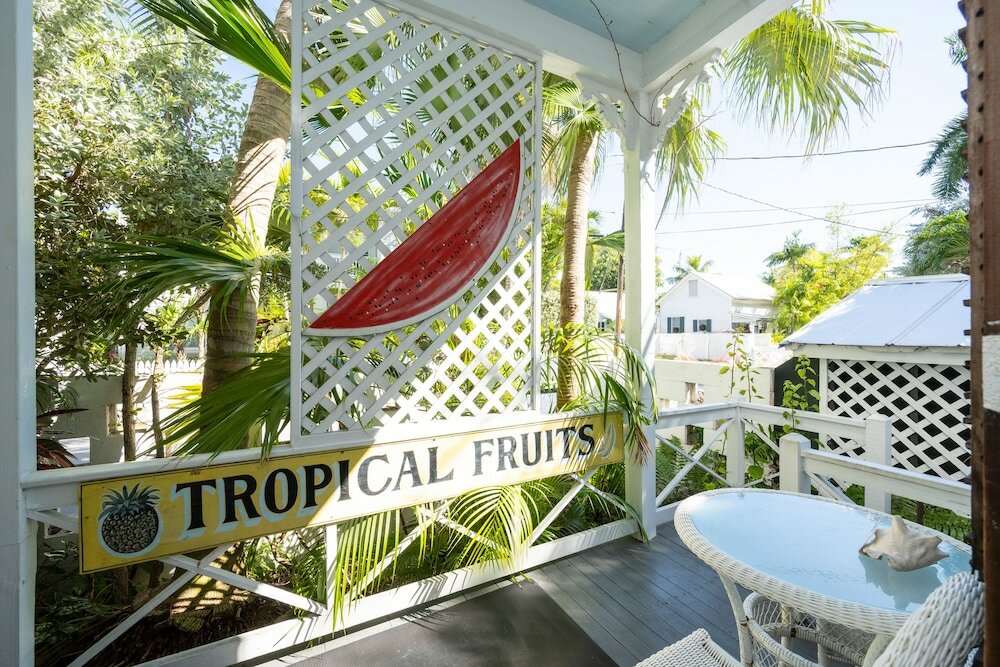 Фото The Mermaid & Alligator