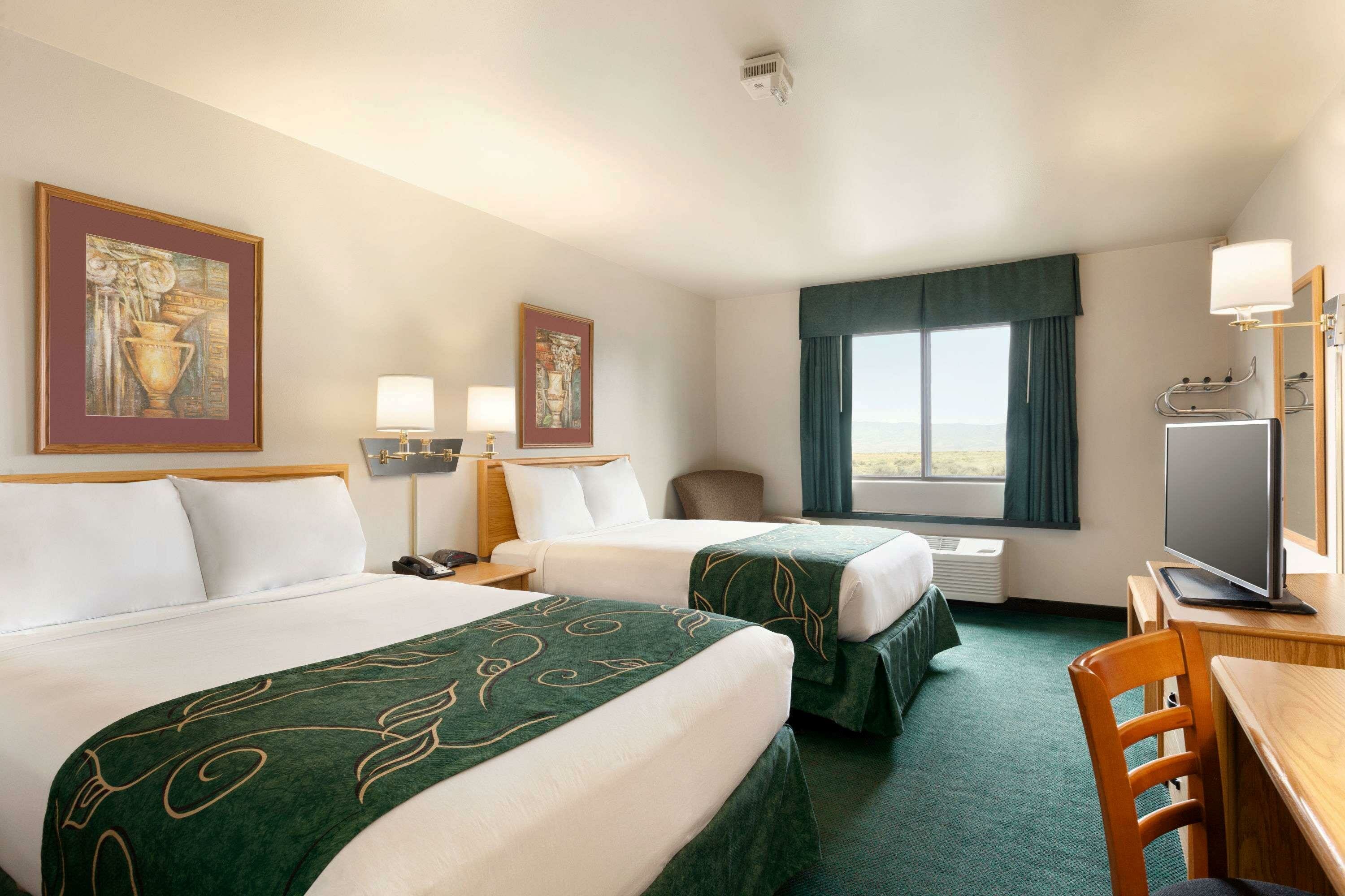 Фото Travelodge by Wyndham Milford