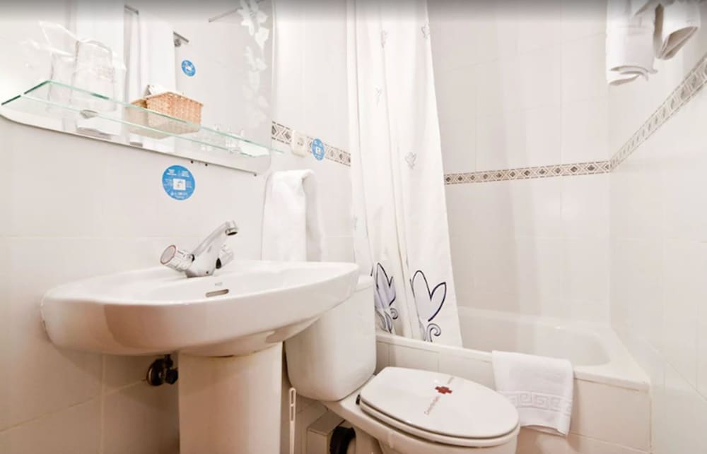 Фото Hostal Oporto