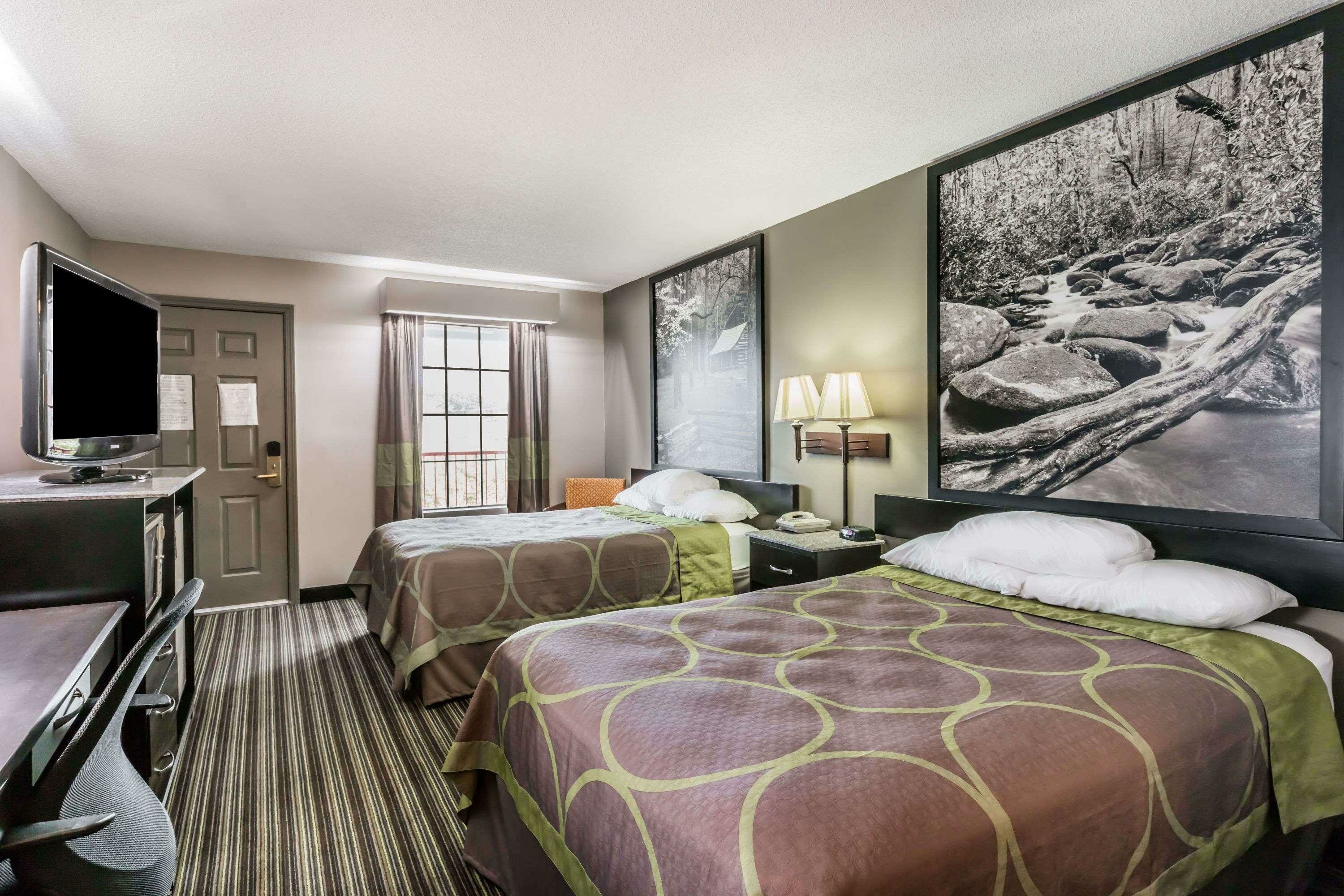 Фото Super 8 by Wyndham Clinton