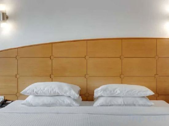 Фото Ramee Guestline Hotel Khar