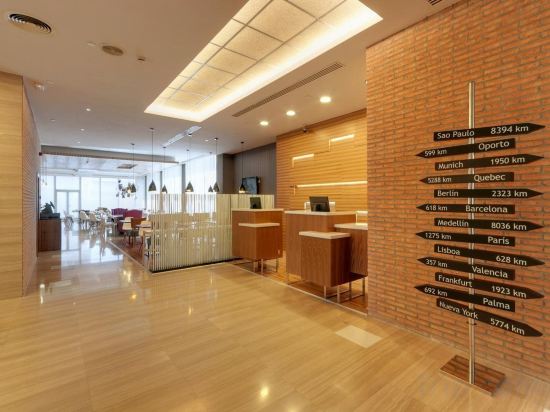 Фото Hotel Madrid Chamartin Affiliated by Melia