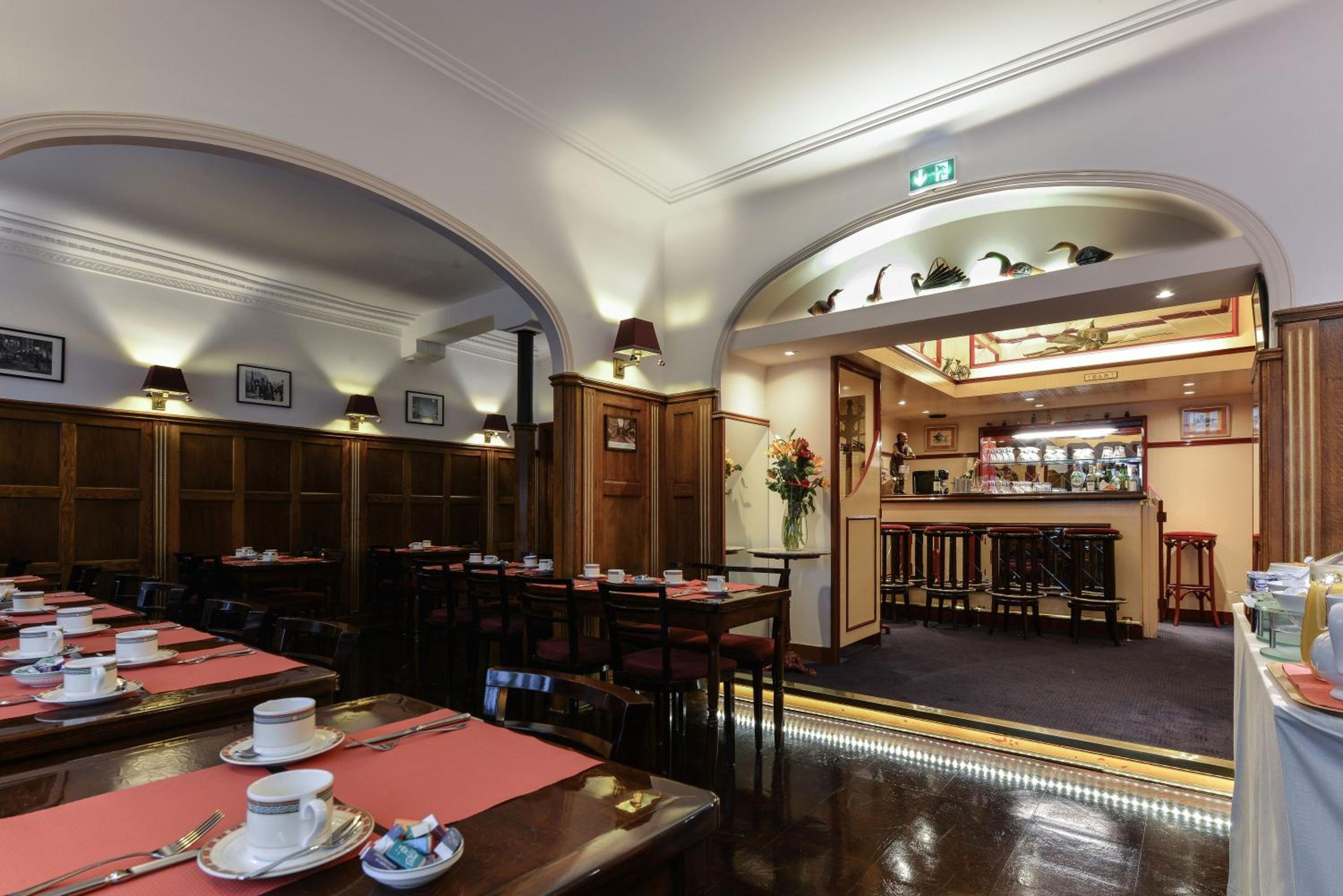 Фото Hôtel Du Pré