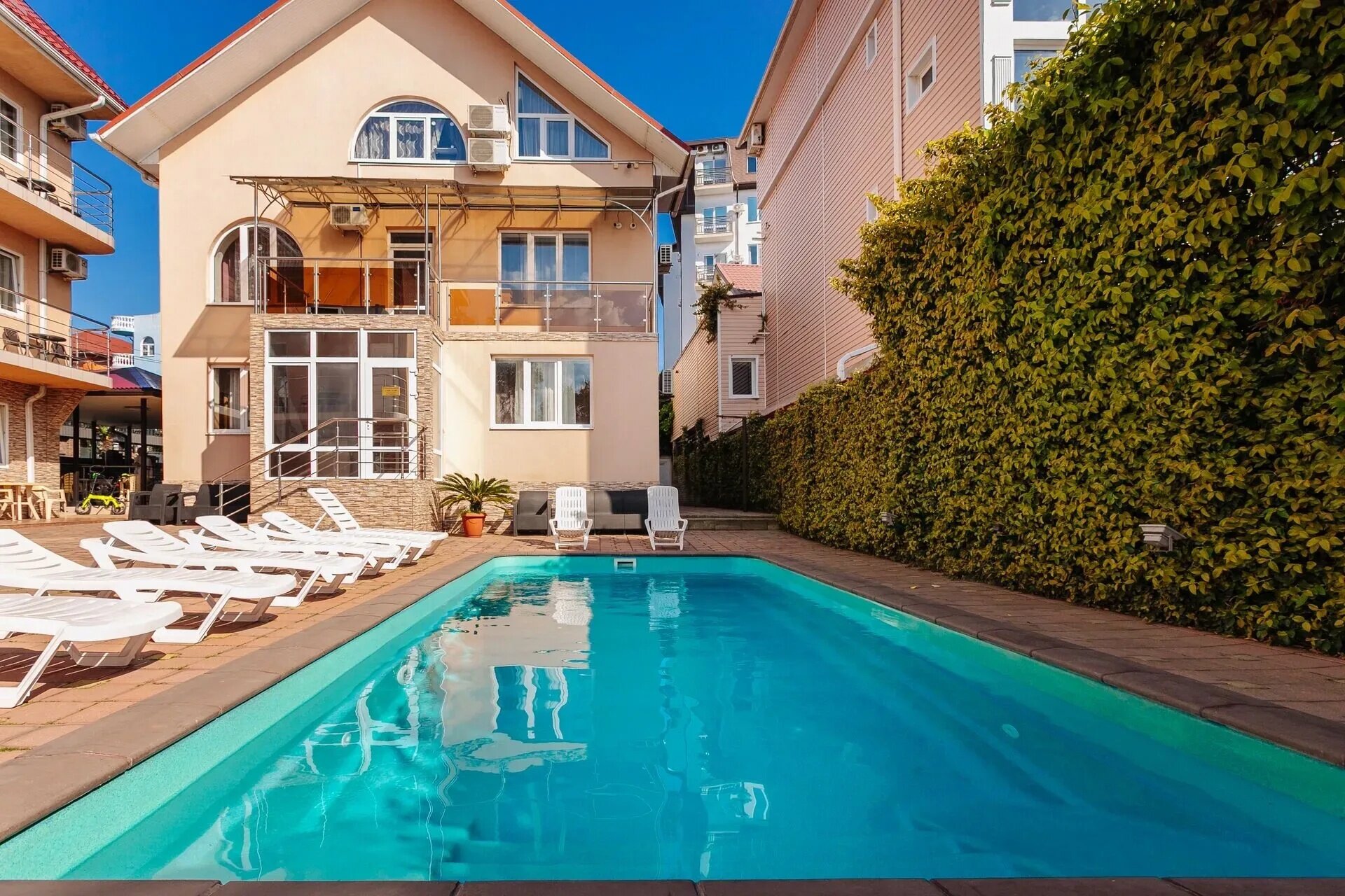 Фото отеля 1