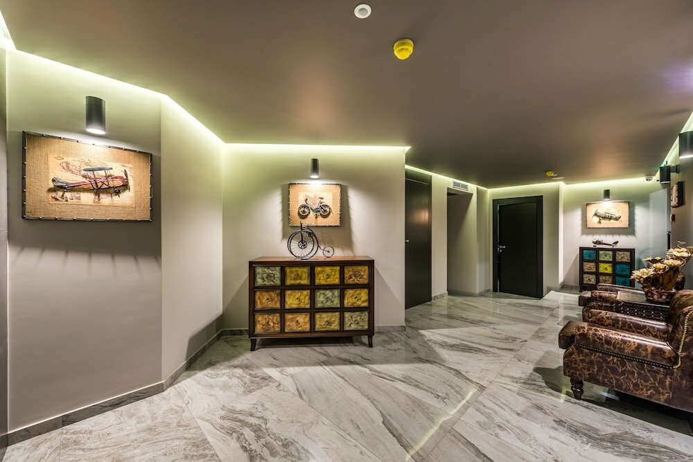 Фото All Seasons Residence Hotel