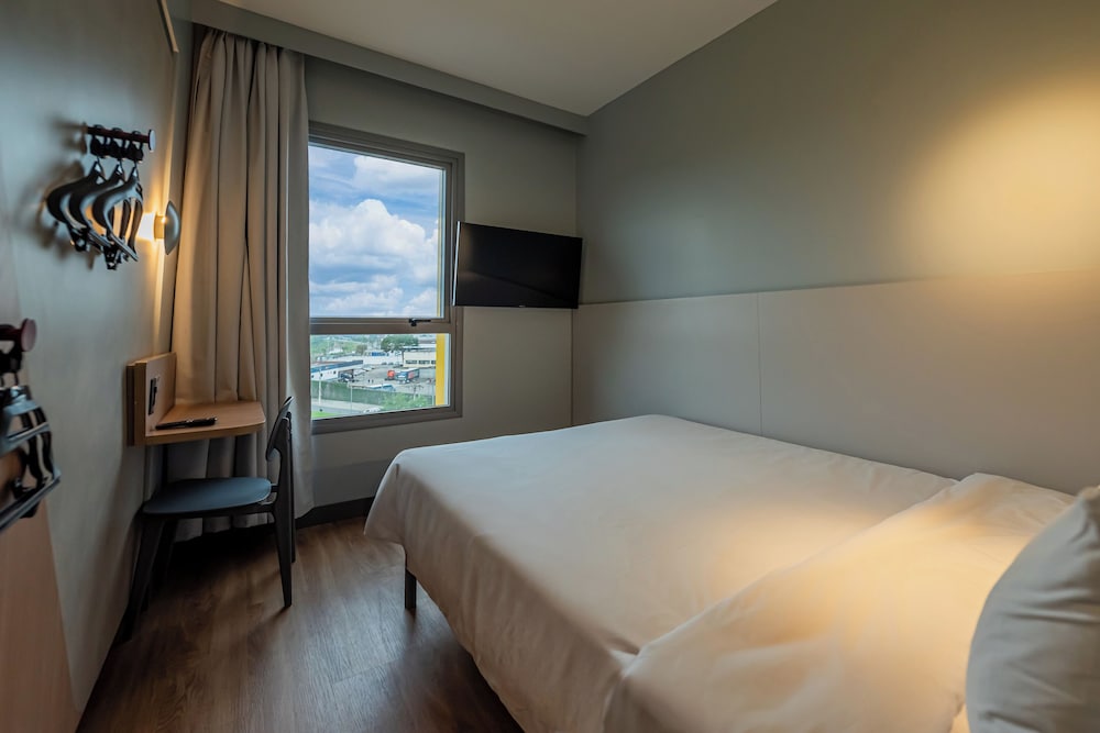 Фото Ibis Budget Guarulhos Airport