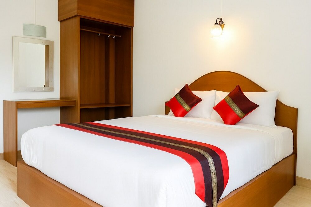 Фото Maesot Siri Hotel