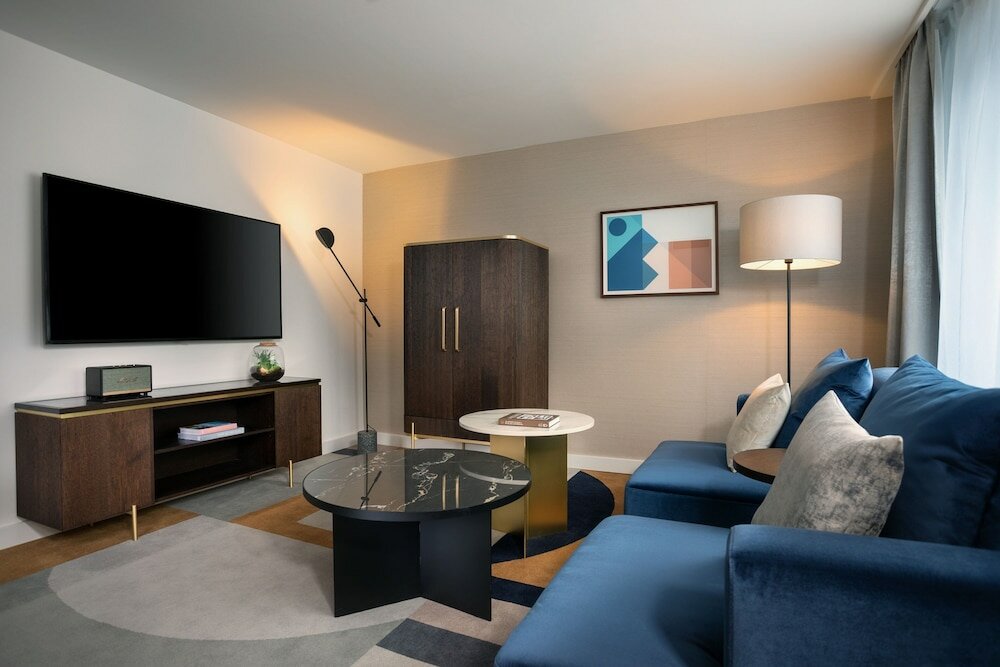 Фото Neues Schloss Privat Hotel Zurich, Autograph Collection