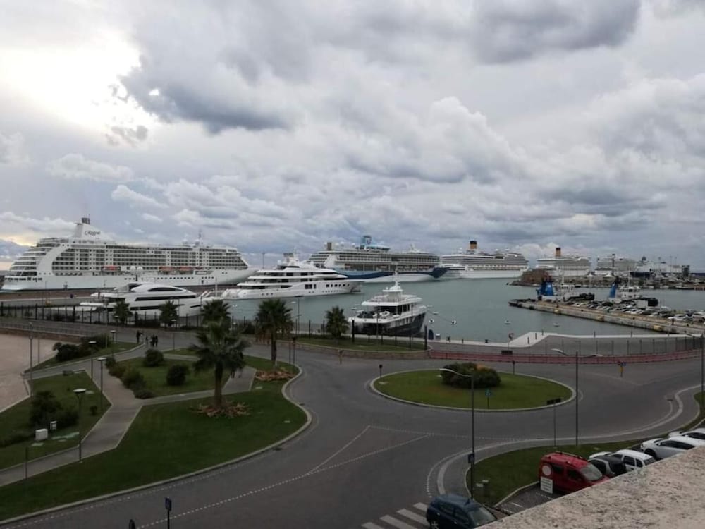 Фото Port View Guest House