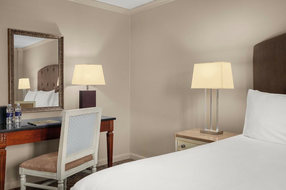 Фото Dauphine Orleans Hotel