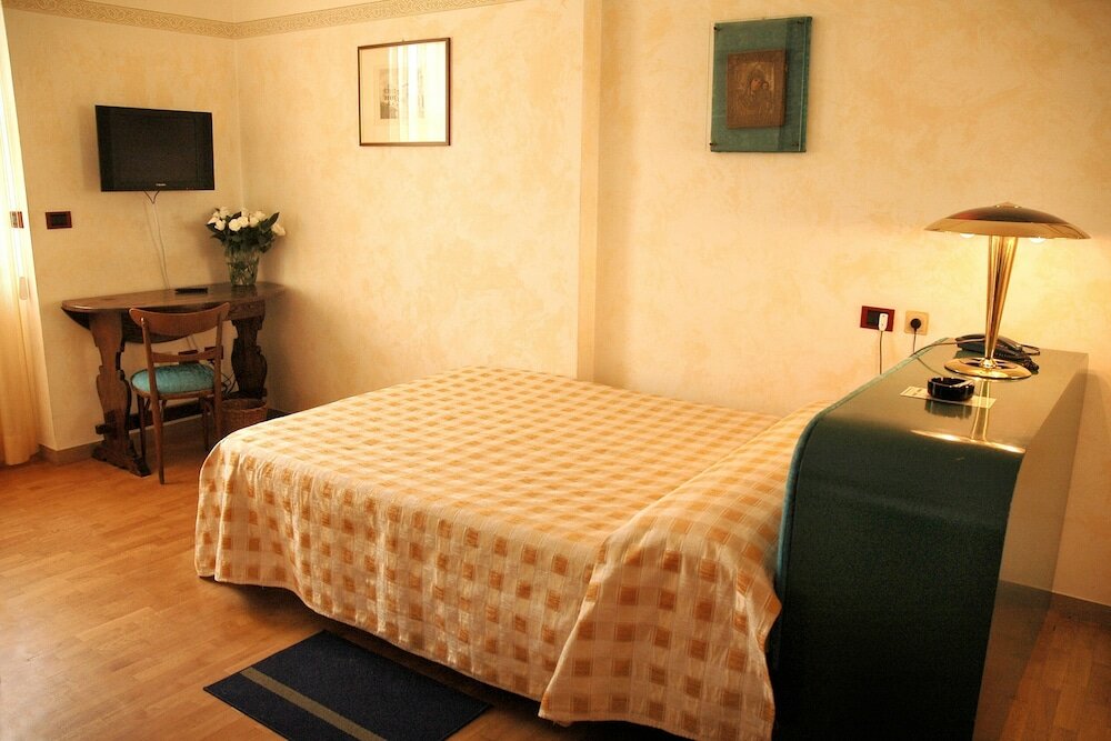 Фото Hotel Napoleon