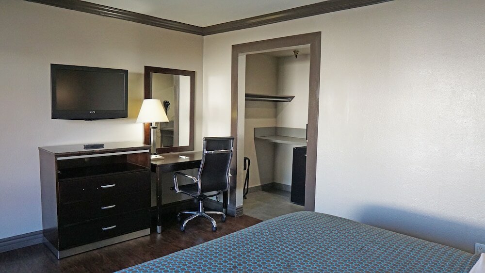 Фото Hawthorne Plaza Inn