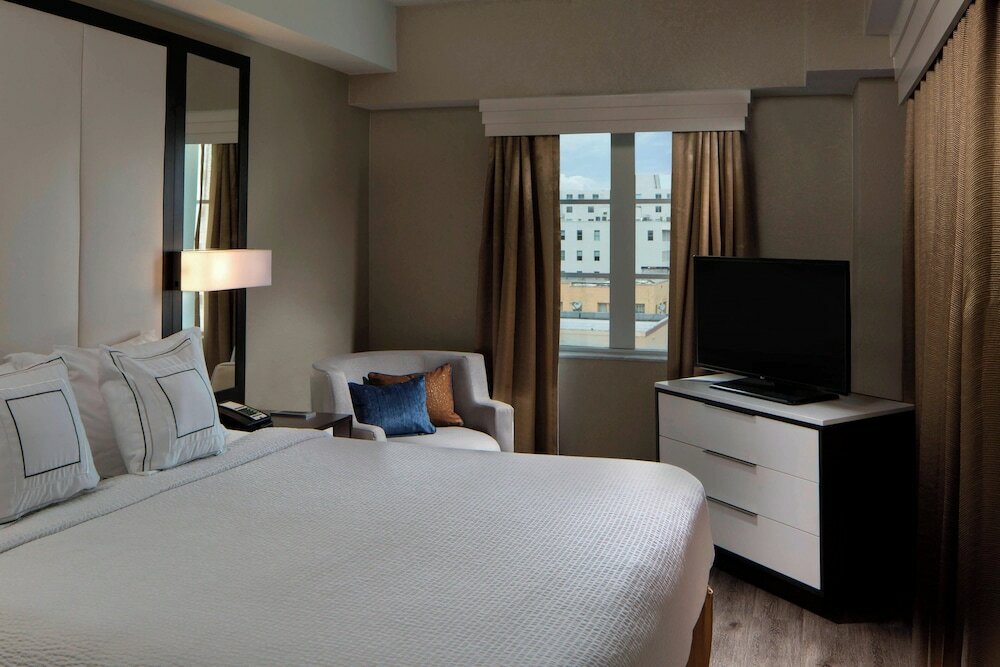 Фото Courtyard by Marriott Miami Beach South Beach