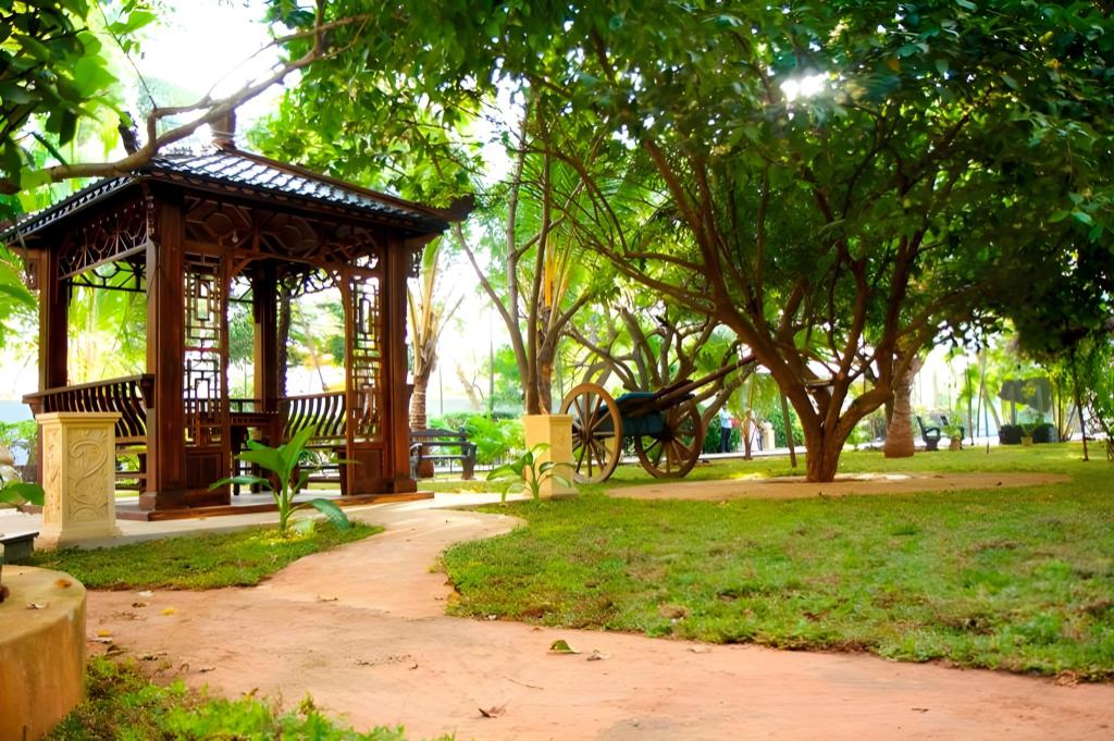 Фото Tilko Jaffna City Hotel
