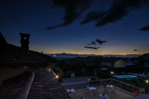 Внешний вид отеля La Rosa Gialla в Бароле, фото 4