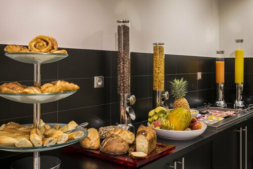Гостиница Le Bon Hotel в Нейи-сюре-Сене