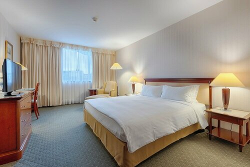 Гостиница Occidental Paris Levallois в Нейи-сюре-Сене