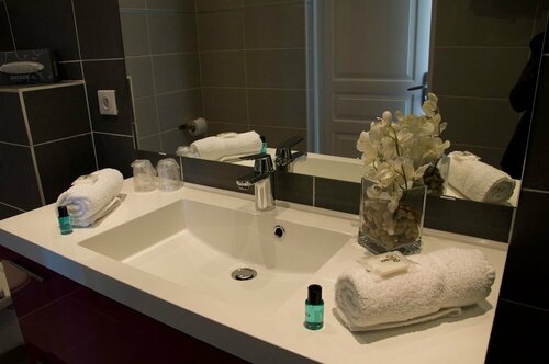 Гостиница Hotel Le Grand Pavois в Тулоне