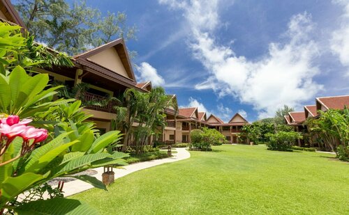 Гостиница Best Western Premier Bangtao Beach Resort & SPA на пляже Сурин