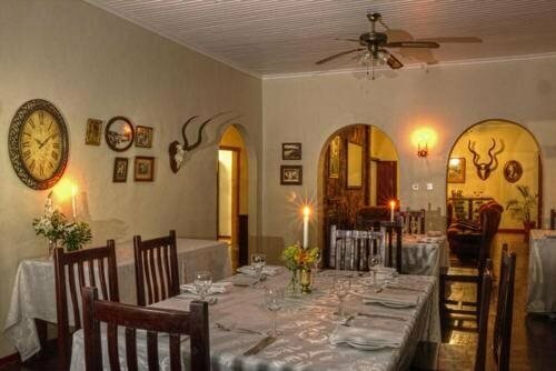 Гостиница Musketeers Lodge в Булавайо