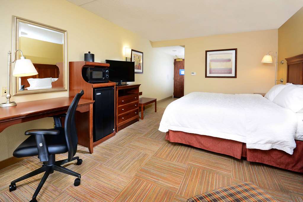 Фото Hampton Inn Raleigh-Capital Blvd. North
