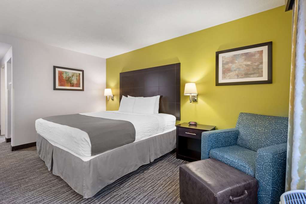 Фото Best Western Magnolia Inn and Suites