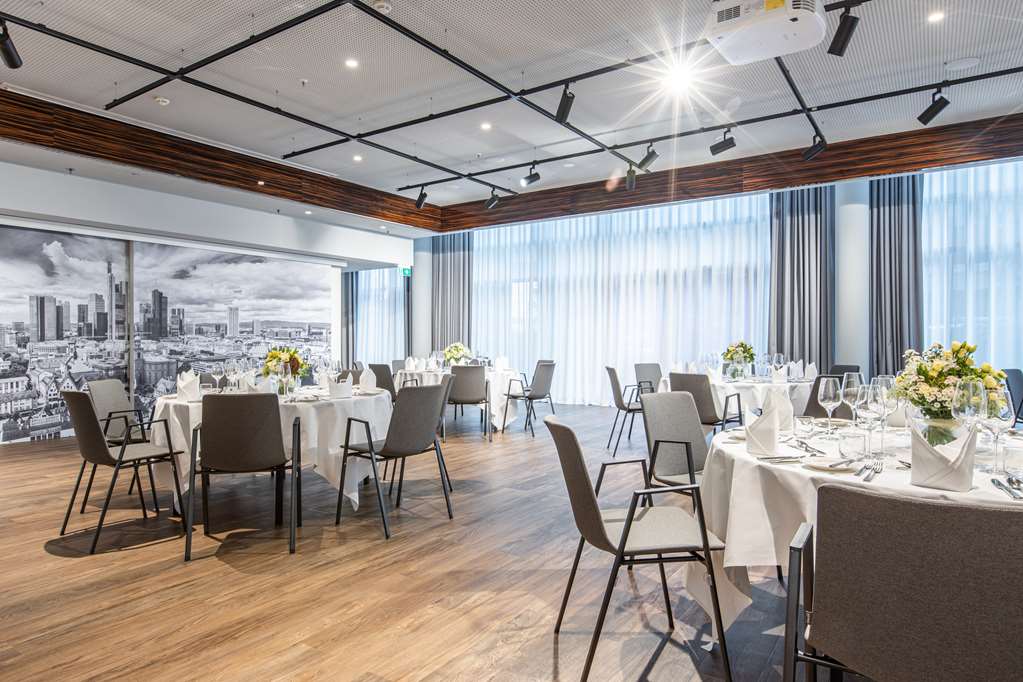 Фото Radisson Blu Hotel, Frankfurt