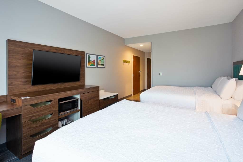 Фото Hampton Inn by Hilton Paris