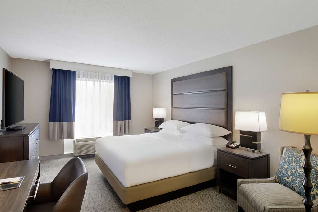 Фото DoubleTree by Hilton Richmond Airport