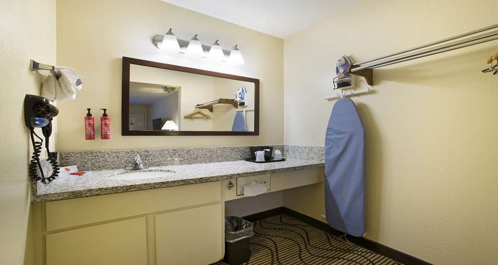 Фото SureStay Plus Hotel by Best Western Sacramento North