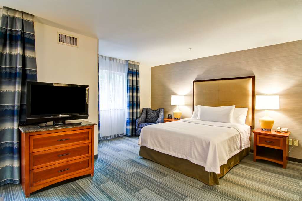 Фото Homewood Suites by Hilton Stratford