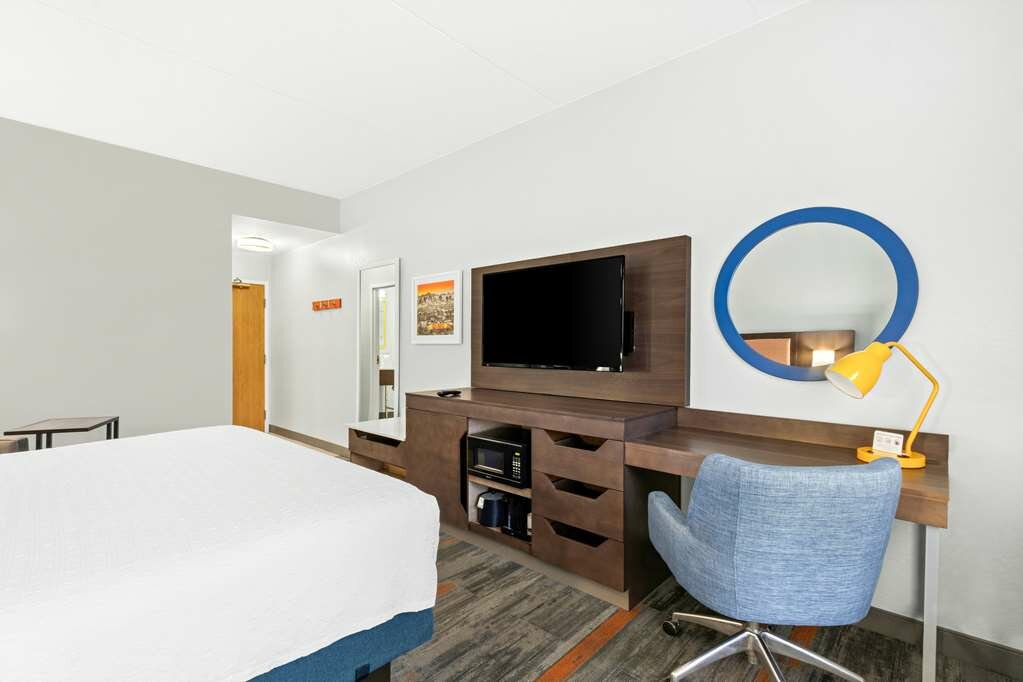 Фото Hampton Inn & Suites Phoenix-Goodyear
